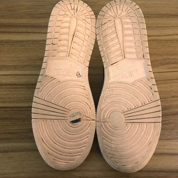 Nike Air Jordan 1 Retro High 'Crimson Tint' 575441-081 Youth Size 7Y Worn Once - Picture 7 of 7